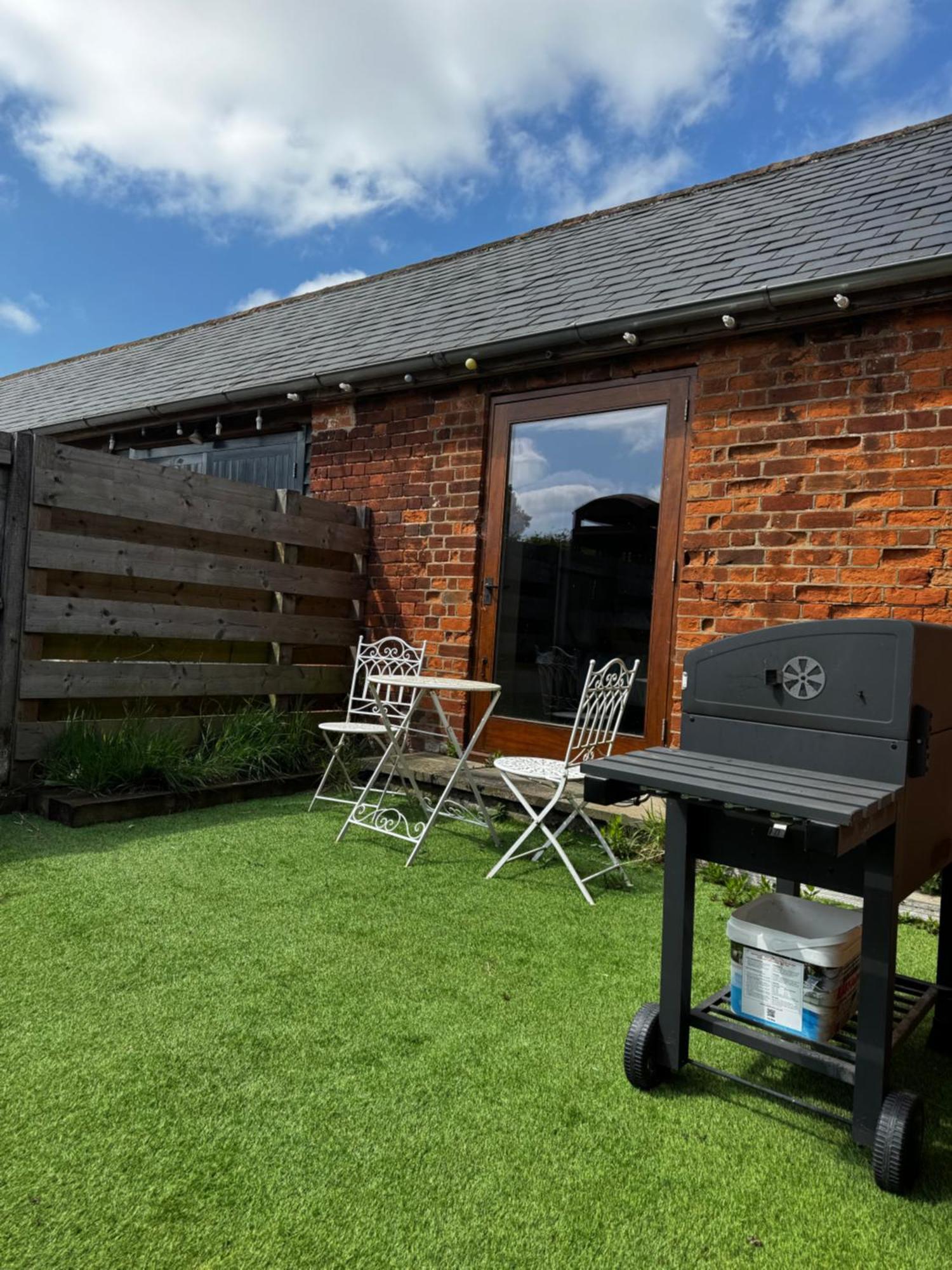 Brick Barn Villa Halstead  Bagian luar foto
